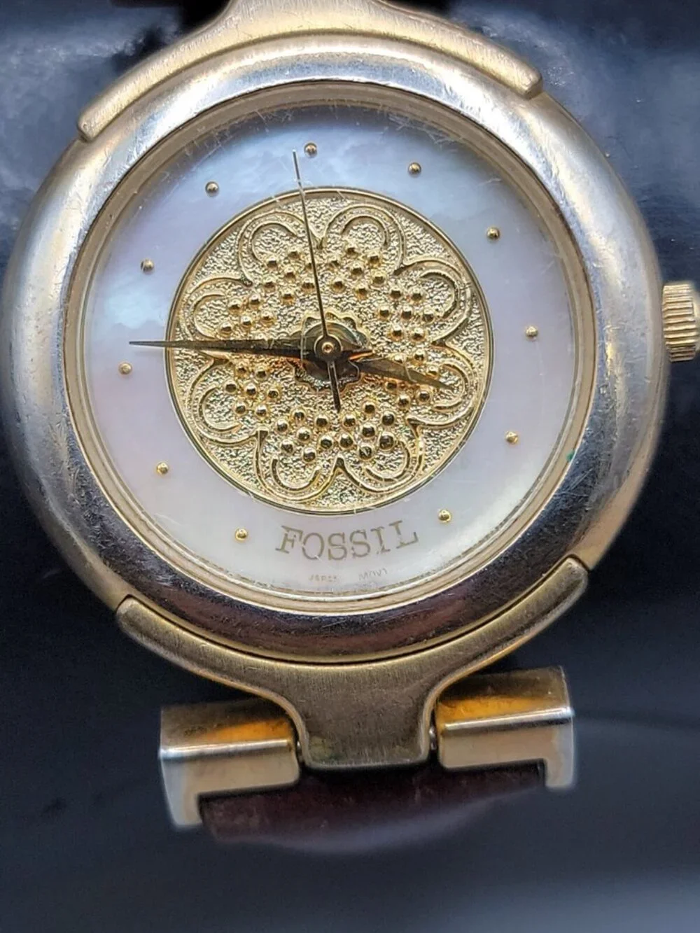 Vtg Fossil 1990s Womens Watch Gold Filigree Mandala Mother of Pearl Leather 30mm